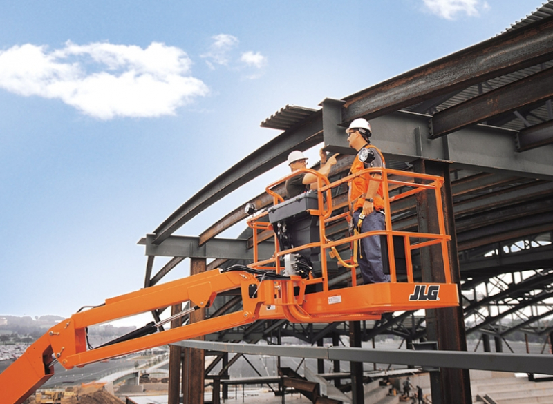 Plataforma com Lança Telescópica JLG 860SJ A Plataforma com Lança Telescópica JLG 860SJ é ideal para quem deseja um trabalho rápido, pois alcança a elevação máxima em menos de 70 segundos.