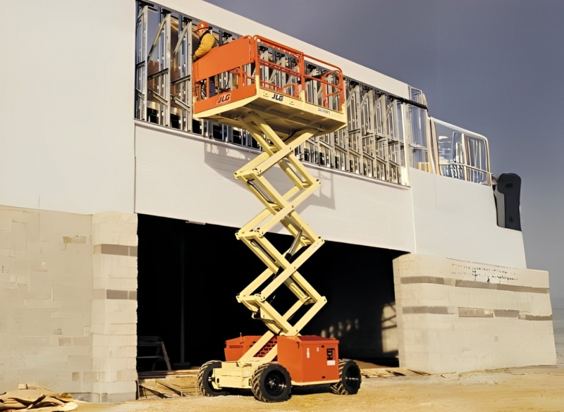 Plataforma Tipo Tesoura - Pantográfica - JLG 260 MRT A Plataforma Tipo Tesoura - Pantográfica - JLG 260 MRT 9m contem tração cruzada nas quatros rodas, promovendo maior estabilidade. Tem grande capacidade de trabalho deixando o serviço mais produtivo.
