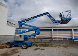 Plataforma Articulada Genie Z60 - trabalhos até 20 metros acima do solo